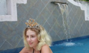 Mermaid Crown Display Water